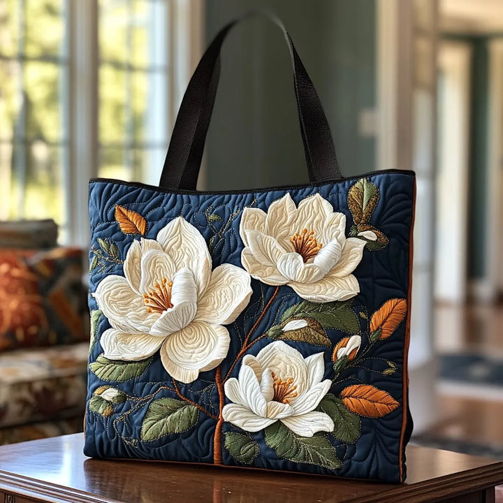 Magnolias blancs sur fond marine – Sac fourre-tout matelassé