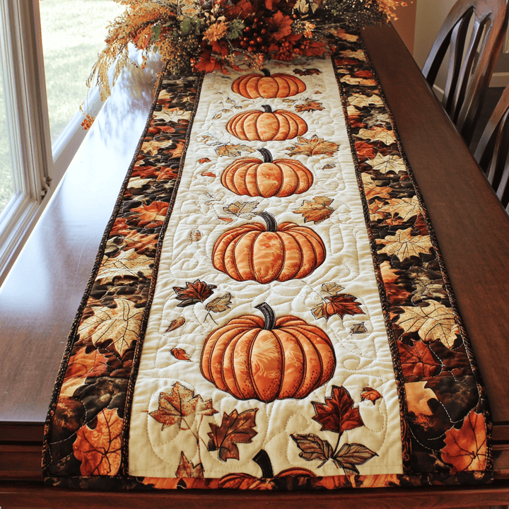 Citrouilles et feuilles en bordure – Chemin de table matelassé