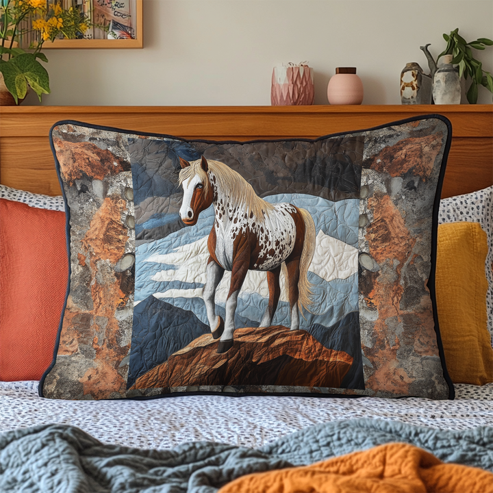 Cheval Appaloosa en montagne – Taie d’oreiller matelassée