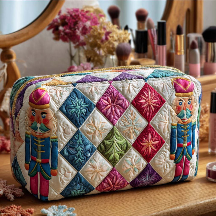 Casse-noisettes en losanges – Trousse de maquillage matelassée