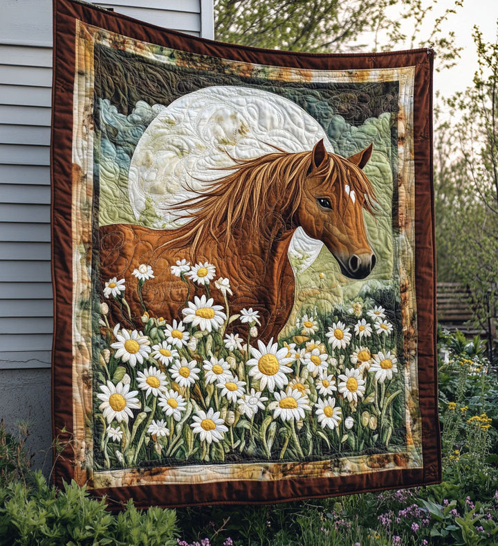 Cheval alezan et marguerites – Couverture matelassée