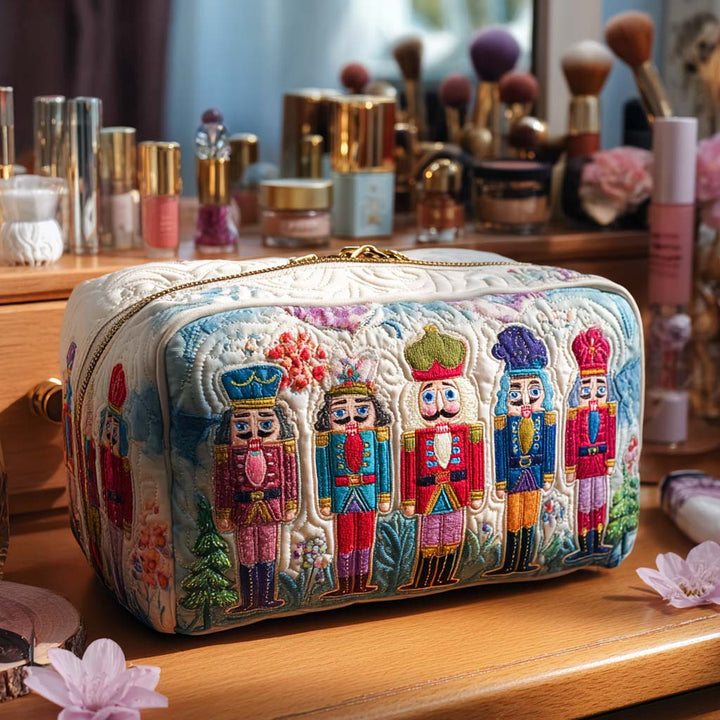 Casse-noisettes en rangée – Trousse de maquillage matelassée