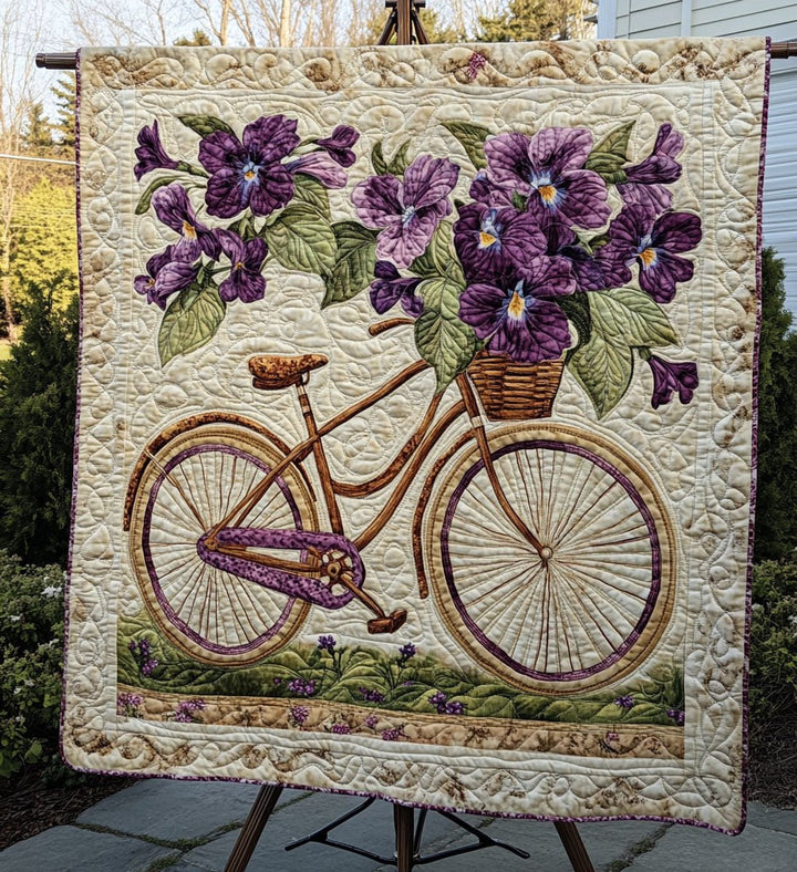 Bicyclette et violettes – Tenture murale matelassée