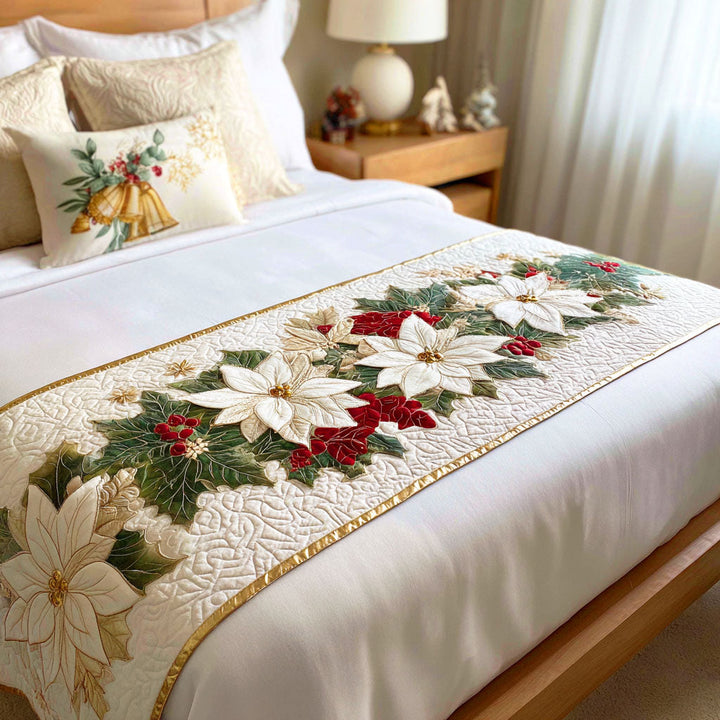 Poinsettias blancs et houx – Chemin de lit matelassé