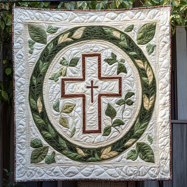 Croix et couronne de feuillage – Tenture murale matelassée