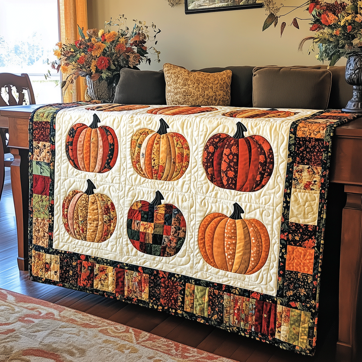 Citrouilles en patchwork sur fond crème – Couverture matelassée