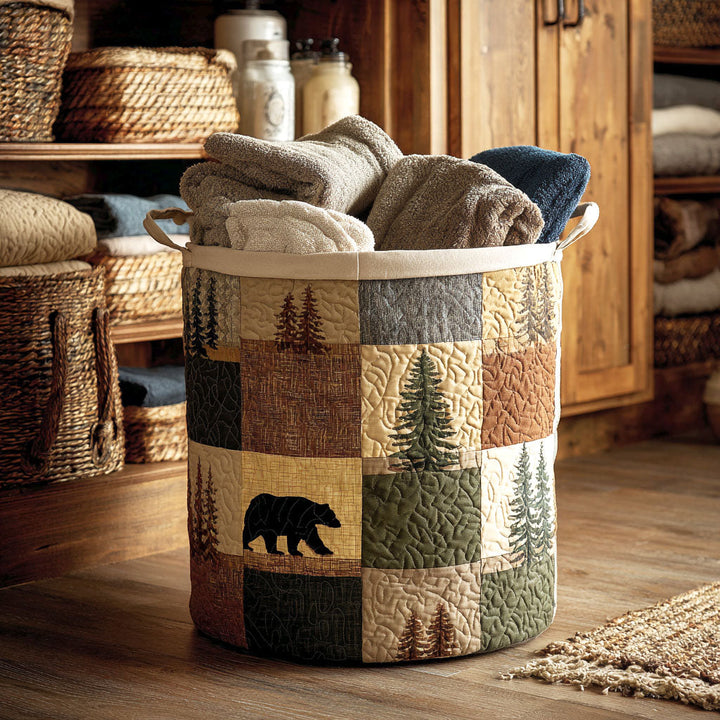 Ours et sapins en patchwork – Panier à linge matelassé