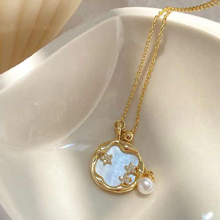 Collier en pierre de lune avec perles en or