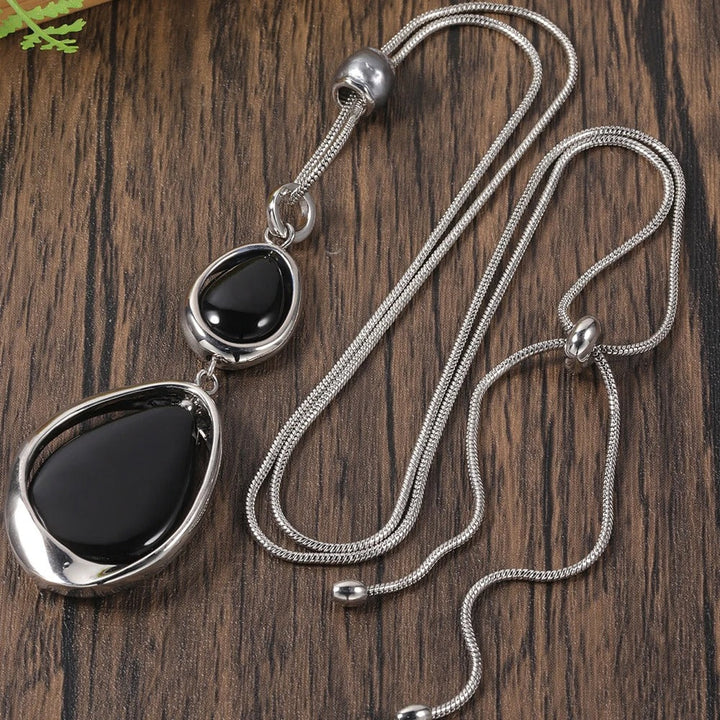 Collier avec Pendentif Vintage Élégant en Pierre Noire