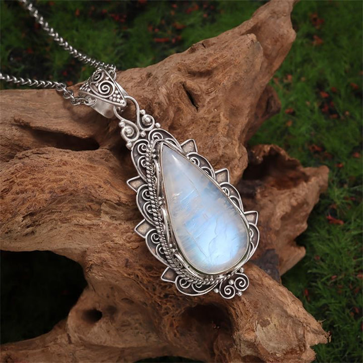 Collier avec Pendentif Vintage en Pierre de Lune