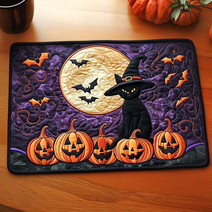 Chat sorcier sous la lune violette – Napperons matelassés