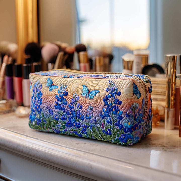 Lupins bleus et papillons – Trousse de maquillage matelassée